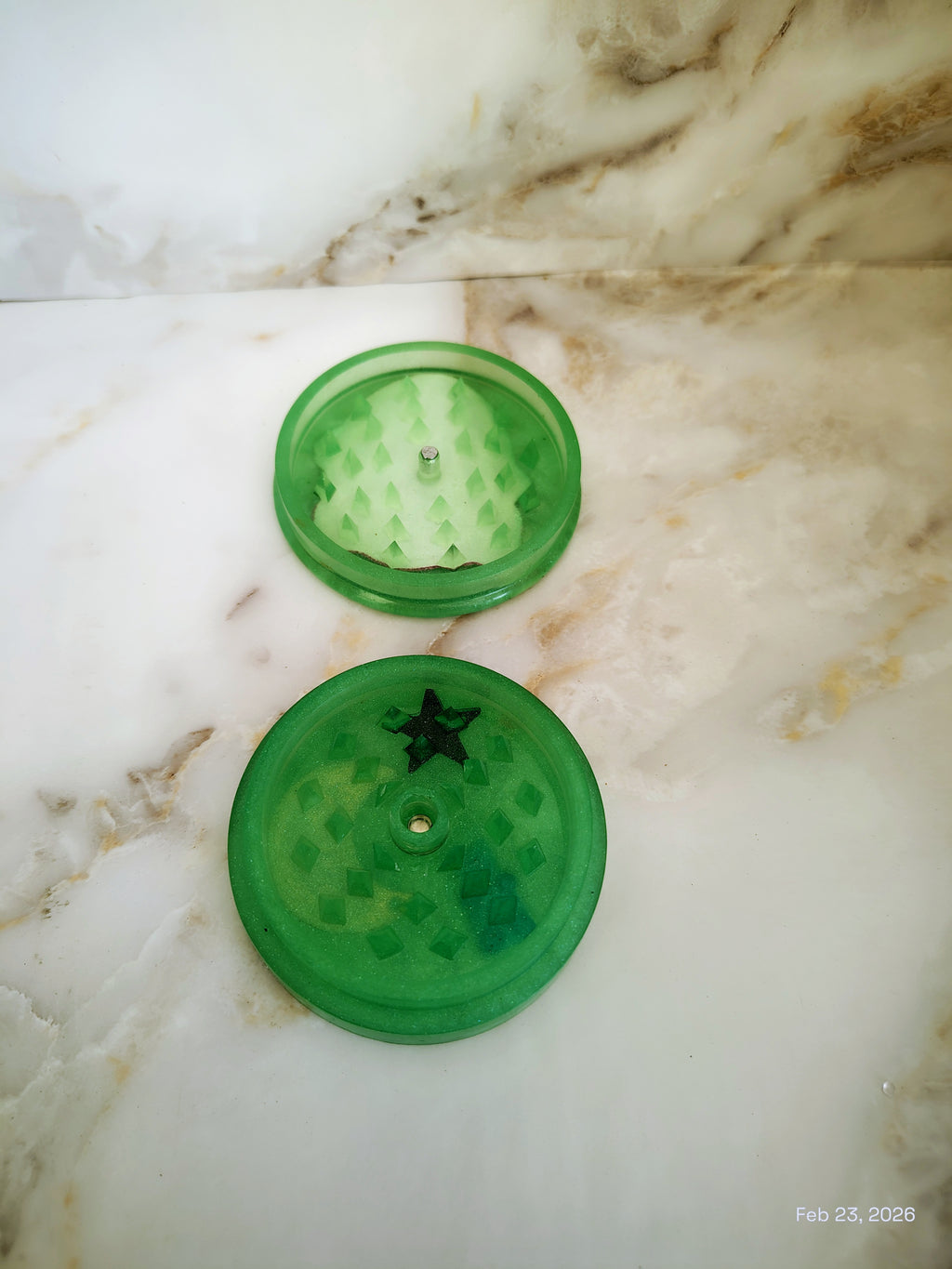 Herb grinder